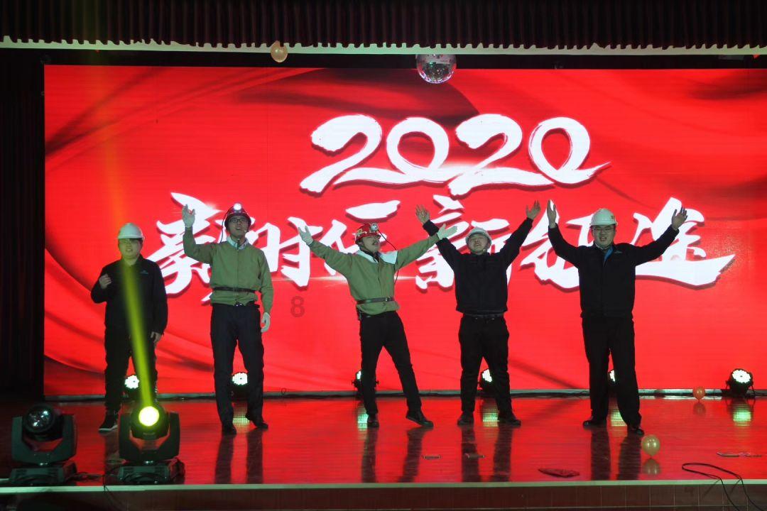 为何现在年轻人存不到钱了，难在哪？游戏画面